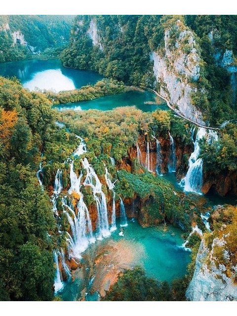 Хорватия. Плитвицкие озера